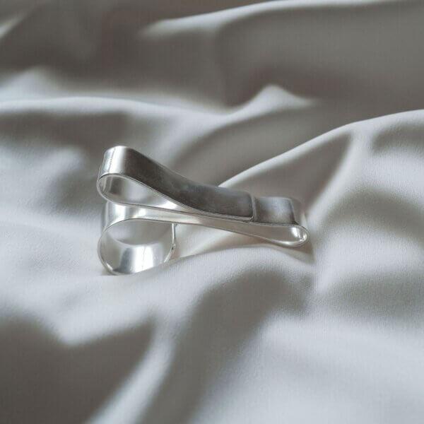 Diana ring